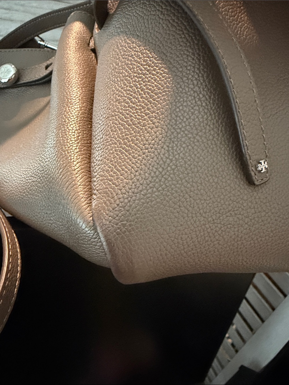 Tory Burch The Small Romy Tote - Picture 14 of 17
